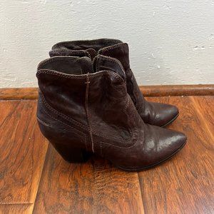 Frye Renee Seam Short Brown 8M